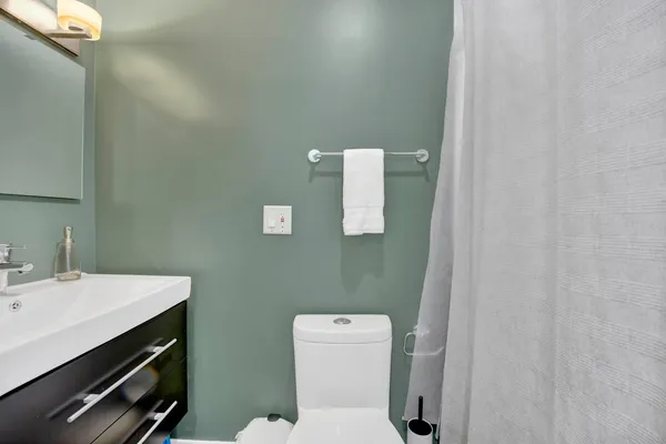 $4,500 | 1626 North Spaulding Avenue, Chicago, IL 60647