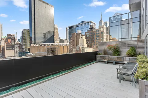 $1,195,000 | 300 West 30th Street, Unit 7F | Chelsea