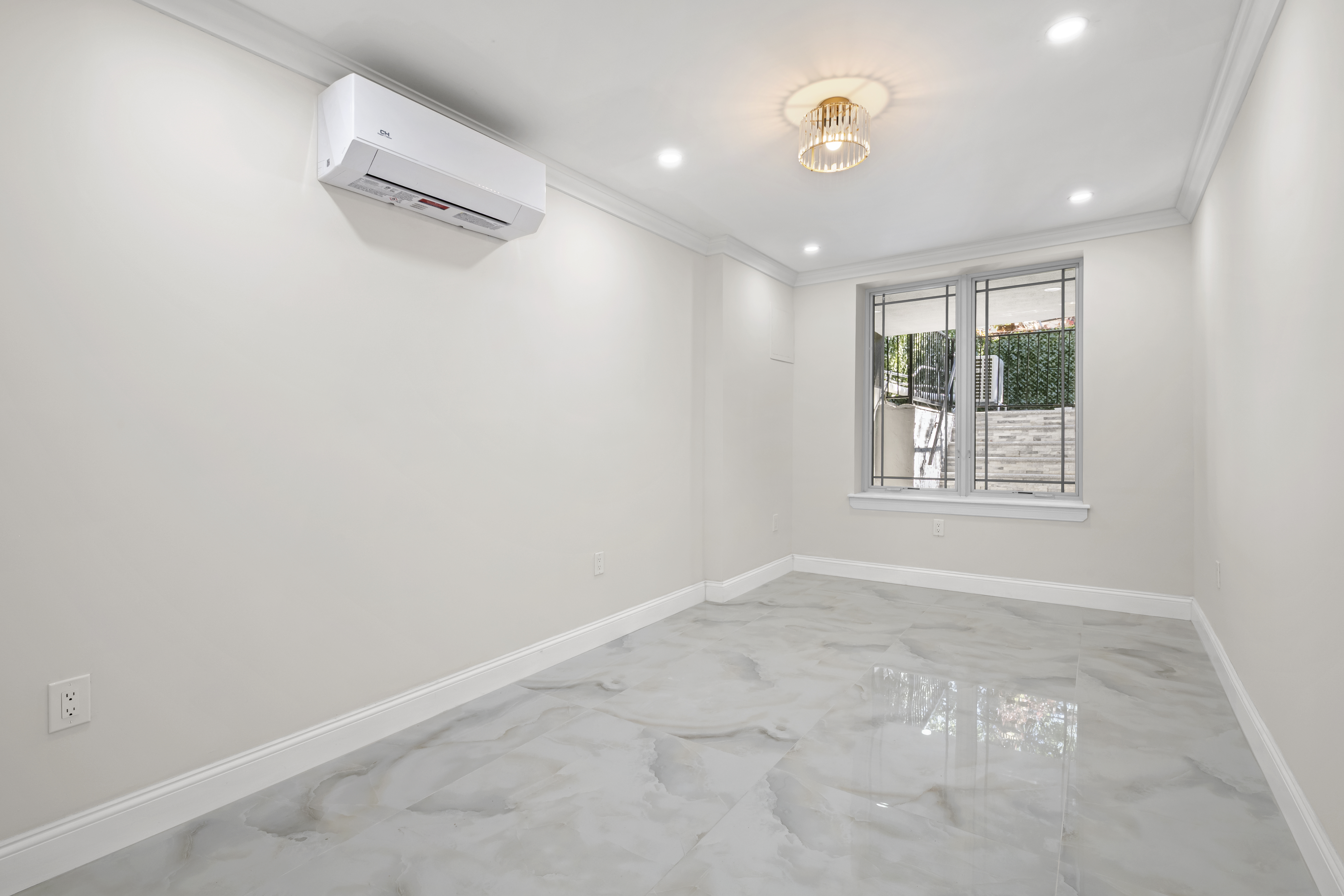 84 Himrod Street Brooklyn, NY 11221 - Photo 30 of 35 an empty room with windows