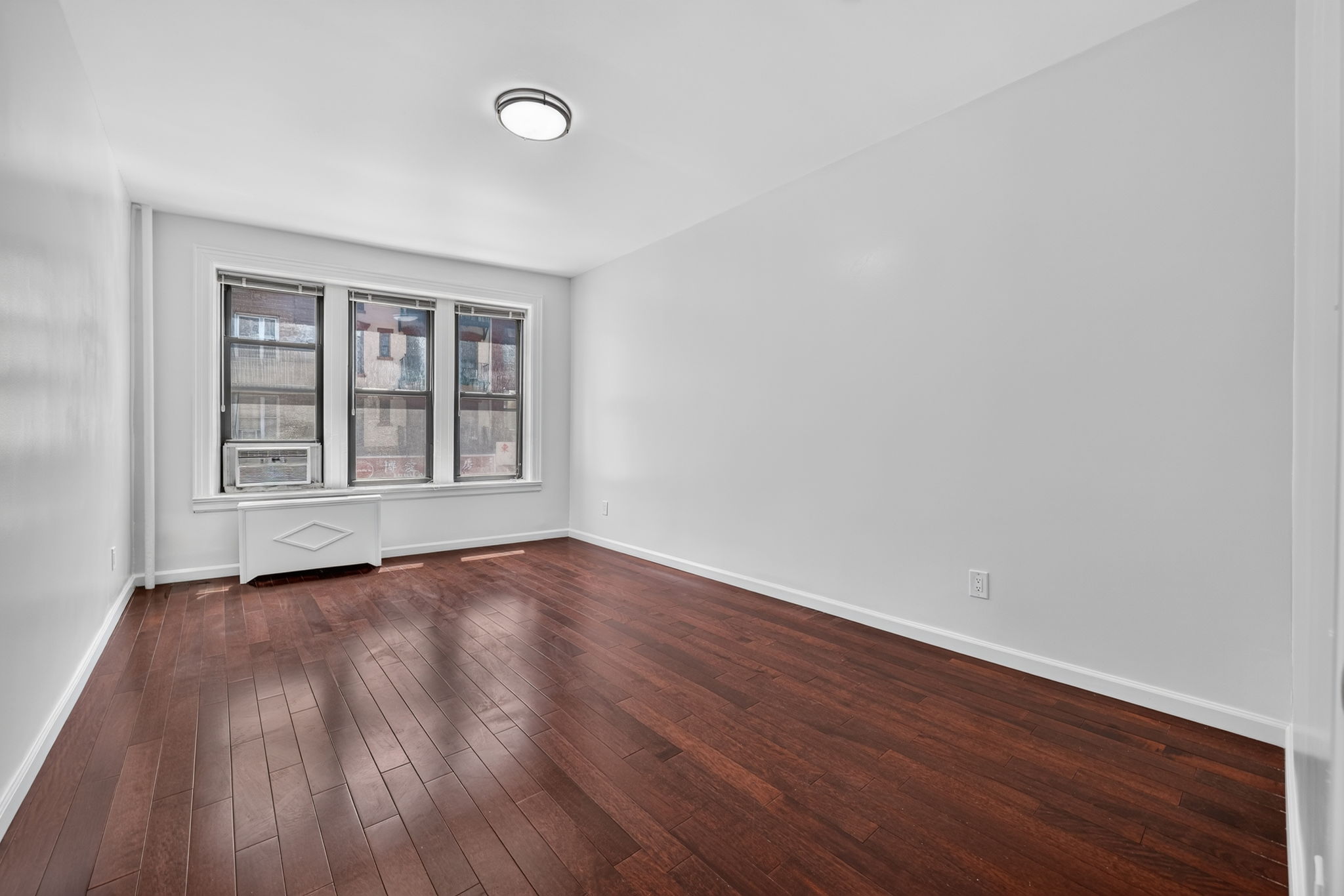 210 Grand Street, Unit 2F Manhattan, NY 10013 - Photo 4 of 10