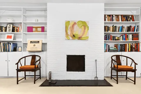 $750,000 | 50 East 83rd Street, Unit 1R | Upper East Side