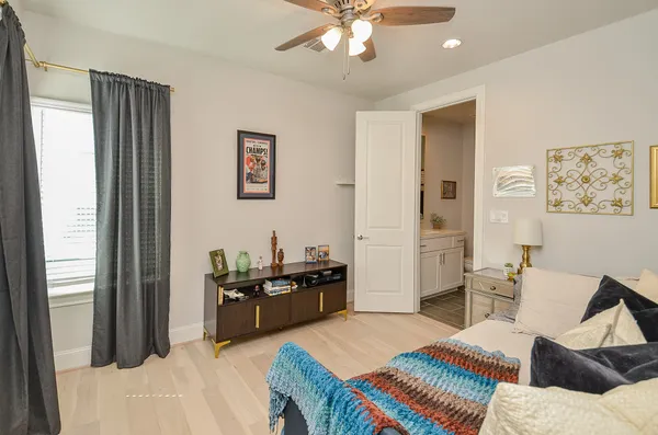 $529,000 | 2419 West Kolbe Lane, Houston, TX 77080