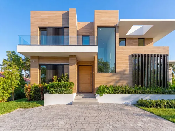 $7,295,000 | 4430 Nautilus Drive, Miami Beach, FL 33140
