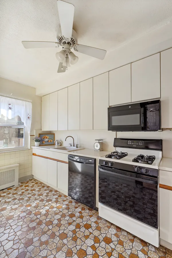$850,000 | 77-09 82nd Street | Glendale