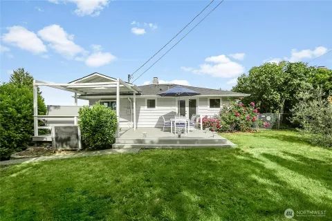 $1,050,000 | 10417 76th Avenue South, Seattle, WA 98178