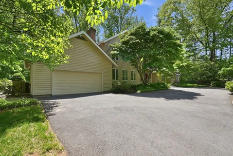 Contact Agent | 11815 Beekman Place, Rockville, MD 20854