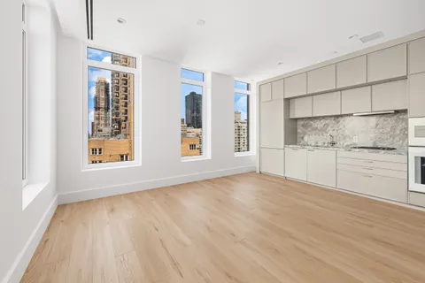 $1,995,000 | 1059 3rd Avenue, Unit 18B | Lenox Hill