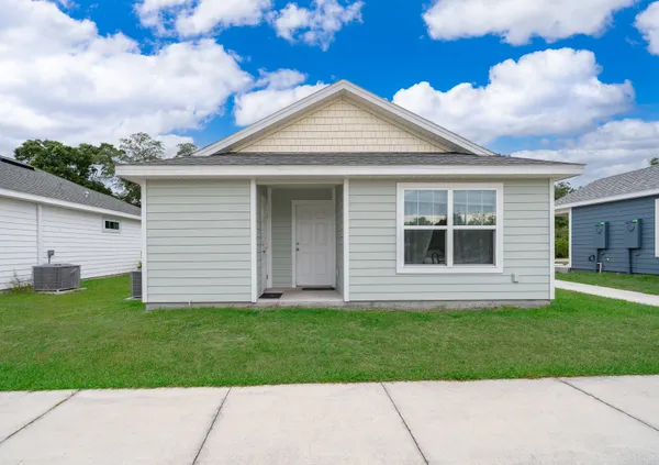 $240,000 | 1360 Cottage Circle, Tavares, FL 32778