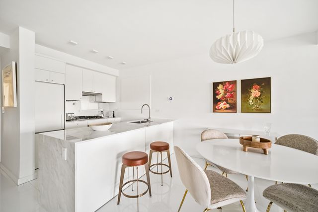 $4,000,000 | 116 Central Park South, Unit 11N | Central Park South