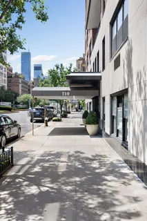 $1,150,000 | 710 Park Avenue, Unit 6D | Lenox Hill