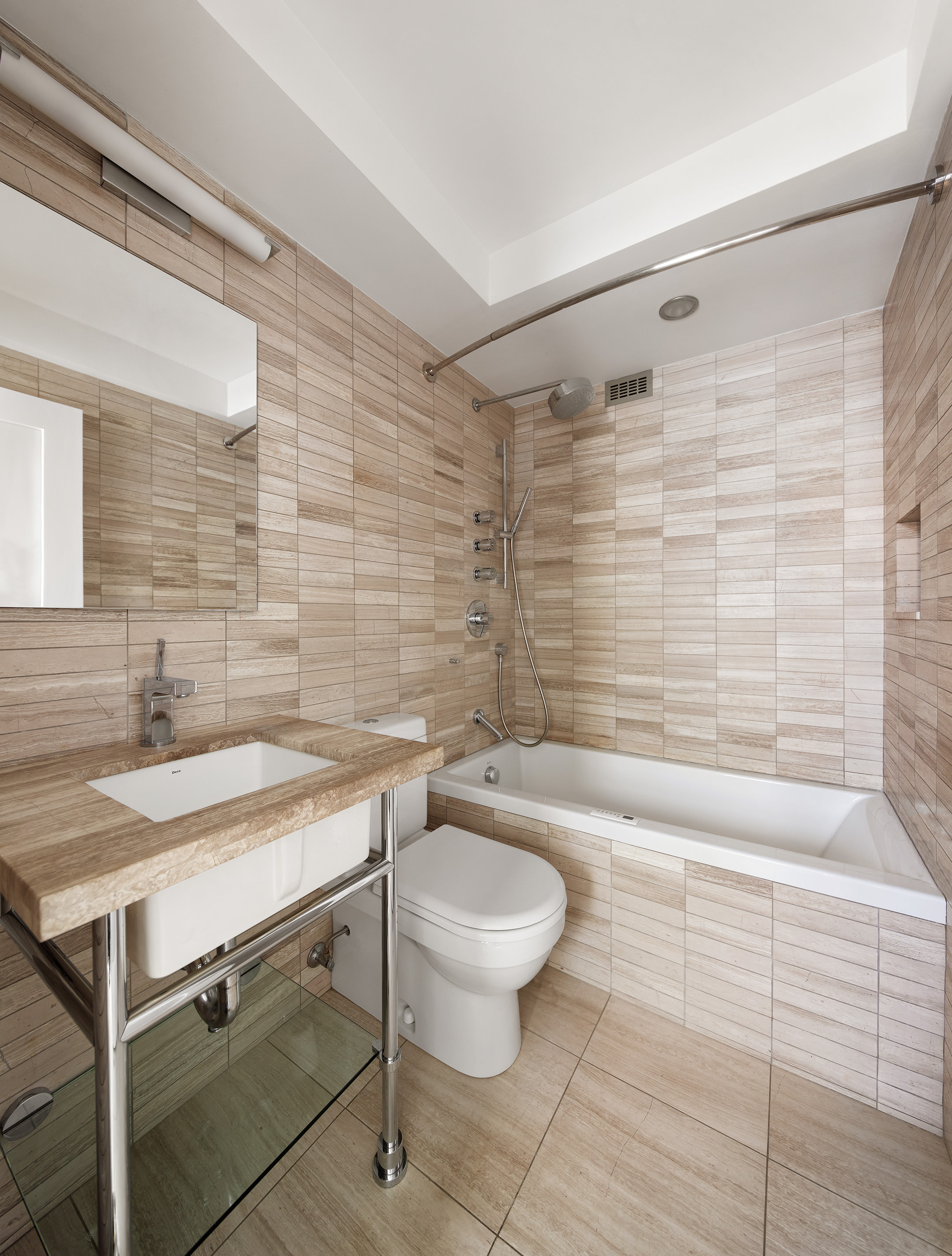 150 East 61st Street, Unit 16D Manhattan, NY 10065 - Photo 6 of 9 Gallery Image 6