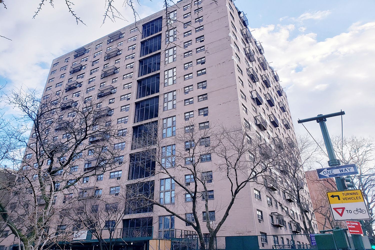 609 Columbus Avenue, Unit 14E Manhattan, NY 10024 - Photo 20 of 24 a view of a building