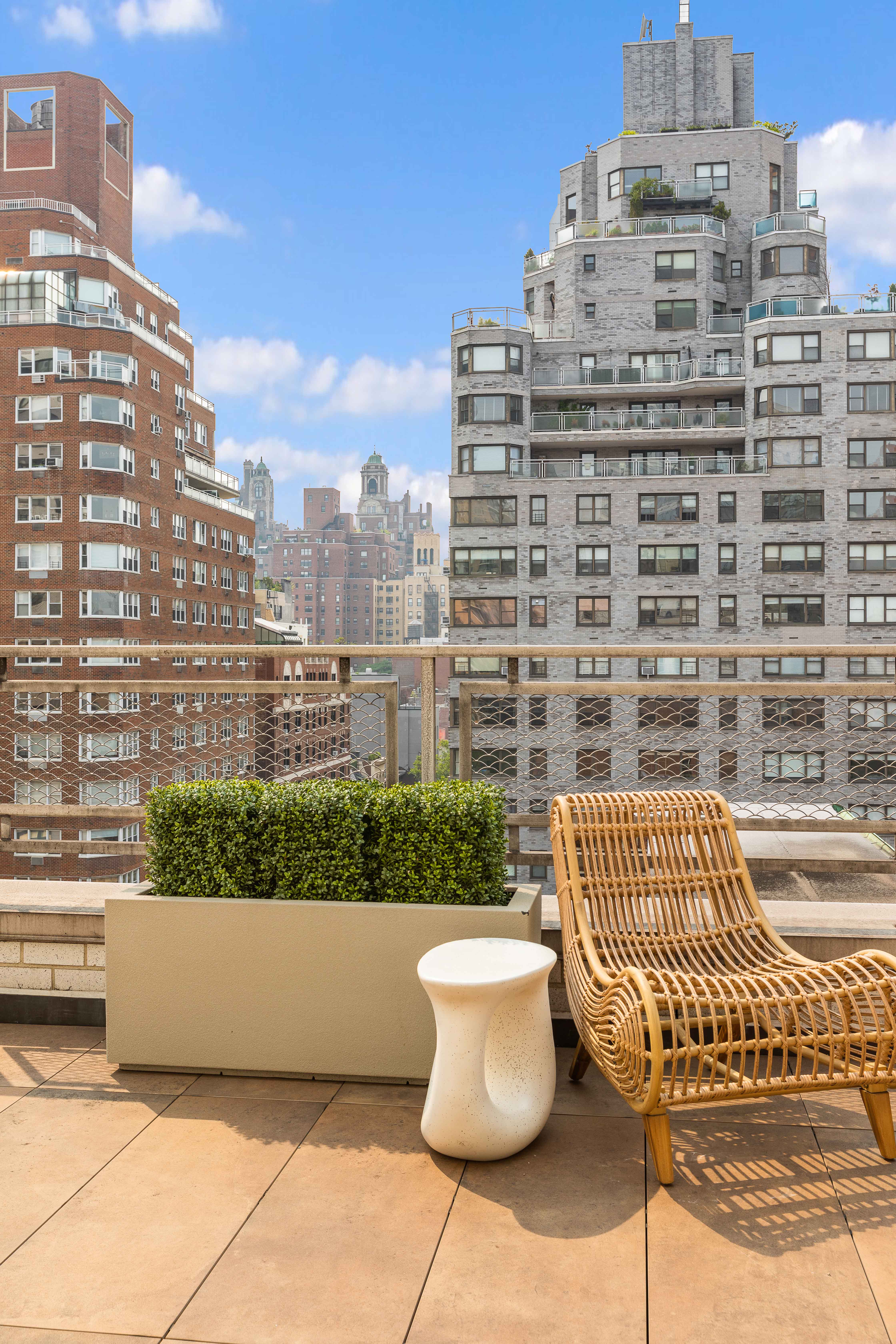 207 East 74th Street, Unit 11G Manhattan, NY 10021 - Photo 7 of 19