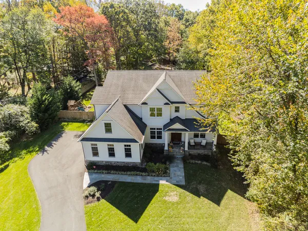 $2,550,000 | 8621 McHenry Street, Vienna, VA 22180