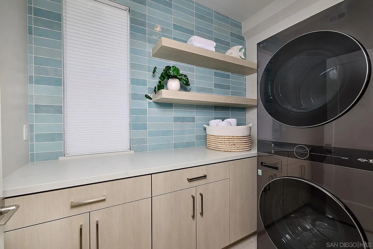 567 North Vulcan Avenue Encinitas, CA 92024 - Photo 32 of 49