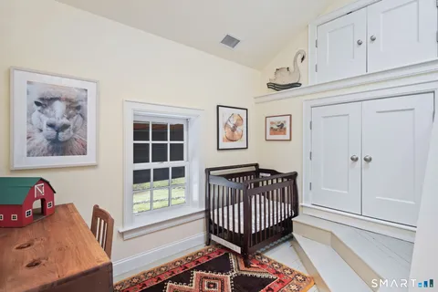 $2,698,000 | 135 Comstock Hill Road, New Canaan, CT 06840