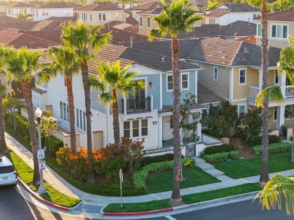 $1,379,000 | 21445 Hayley Lane, Huntington Beach, CA 92646