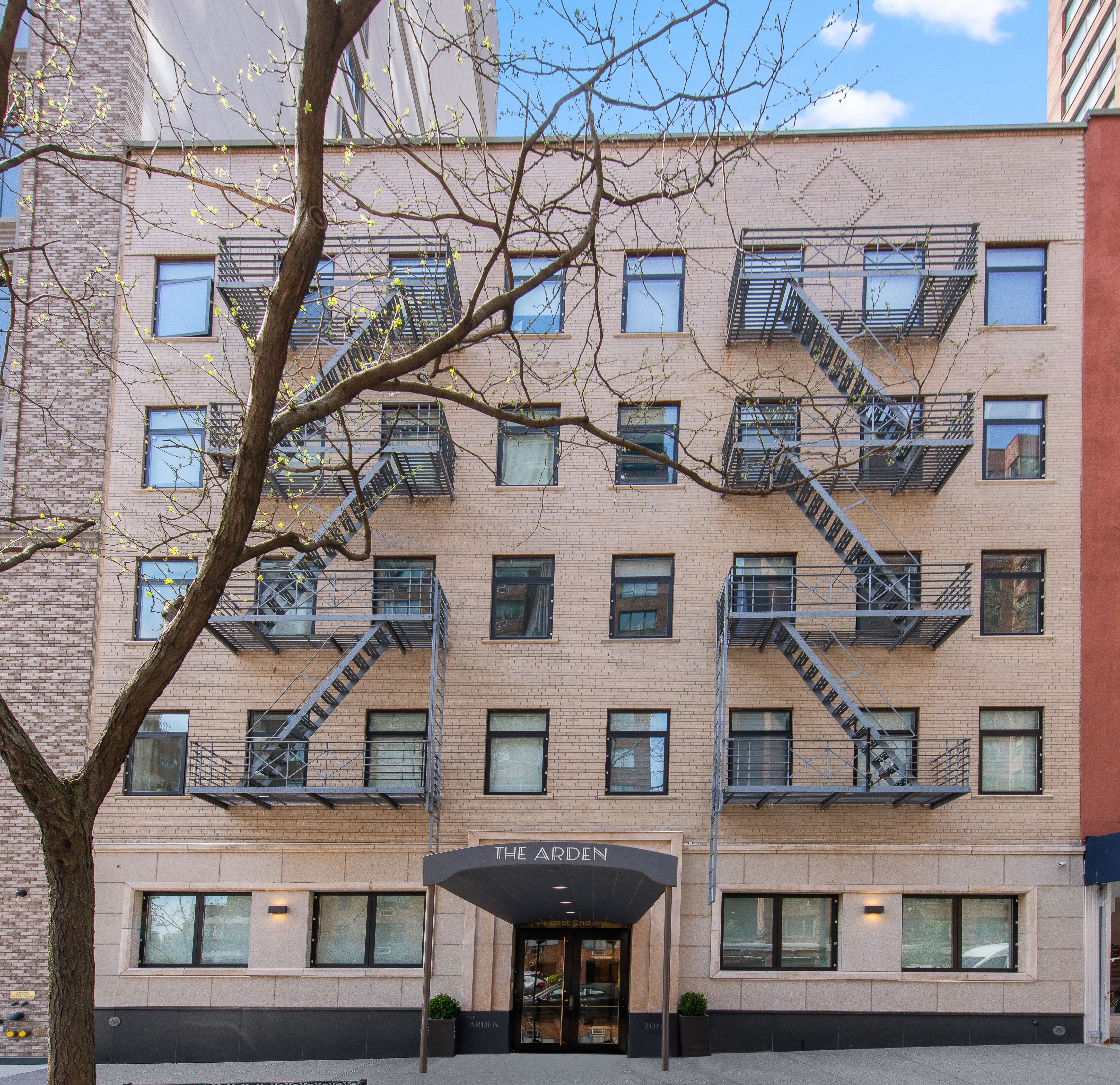 44 East End Avenue, Unit TH1 Manhattan, NY 10028 - Photo 13 of 14 front view of a building