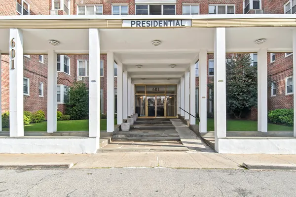 $245,000 | 601 Kappock Street, Unit 6F | Spuyten Duyvil