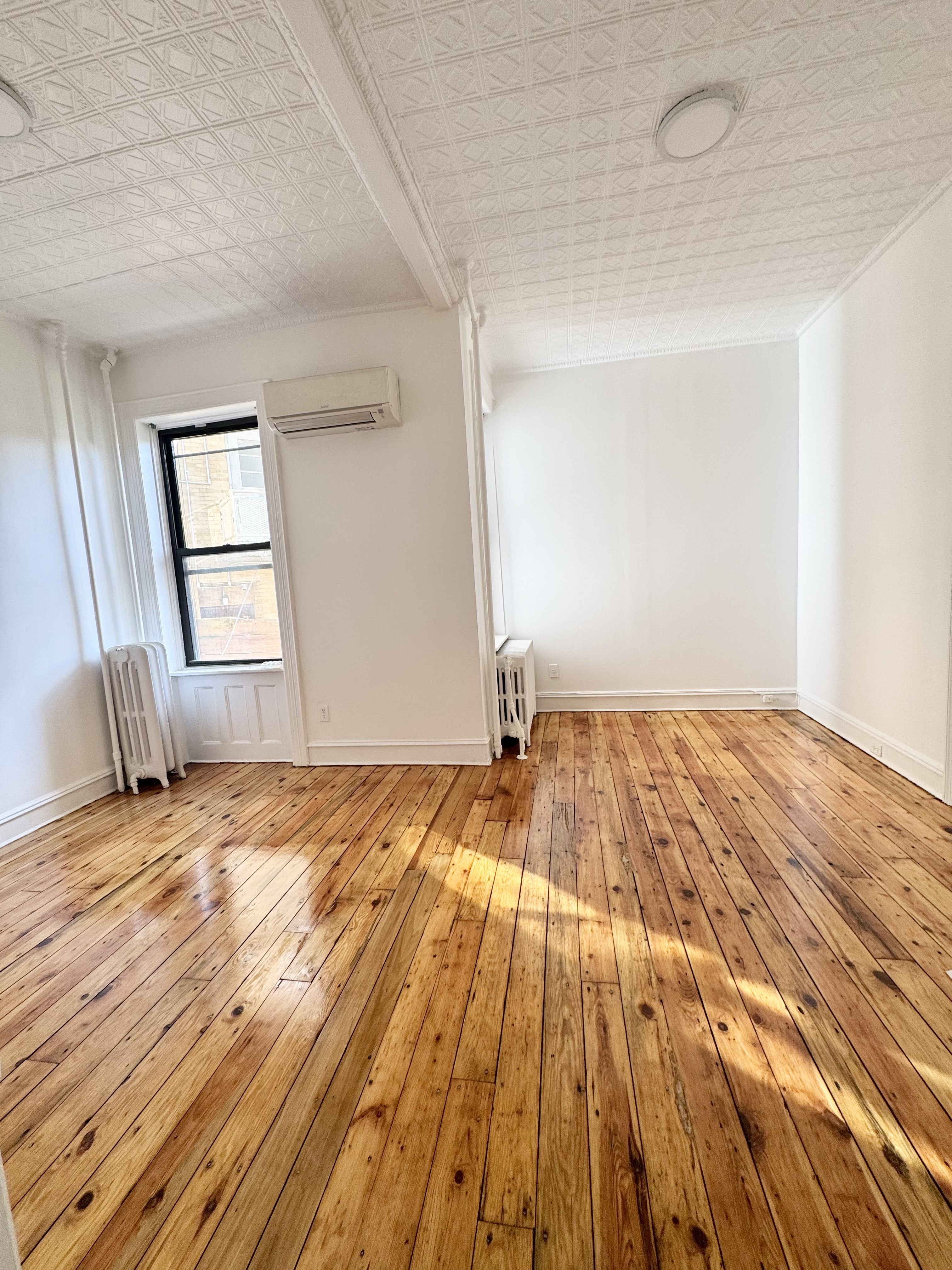 21-72 43rd Street, Unit 1 Queens, NY 11105 - Photo 2 of 17