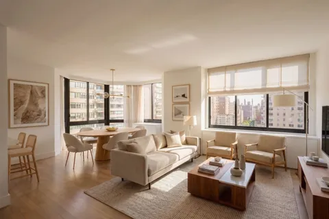 $1,385,000 | 200-210 East 65th Street, Unit 11D | Lenox Hill