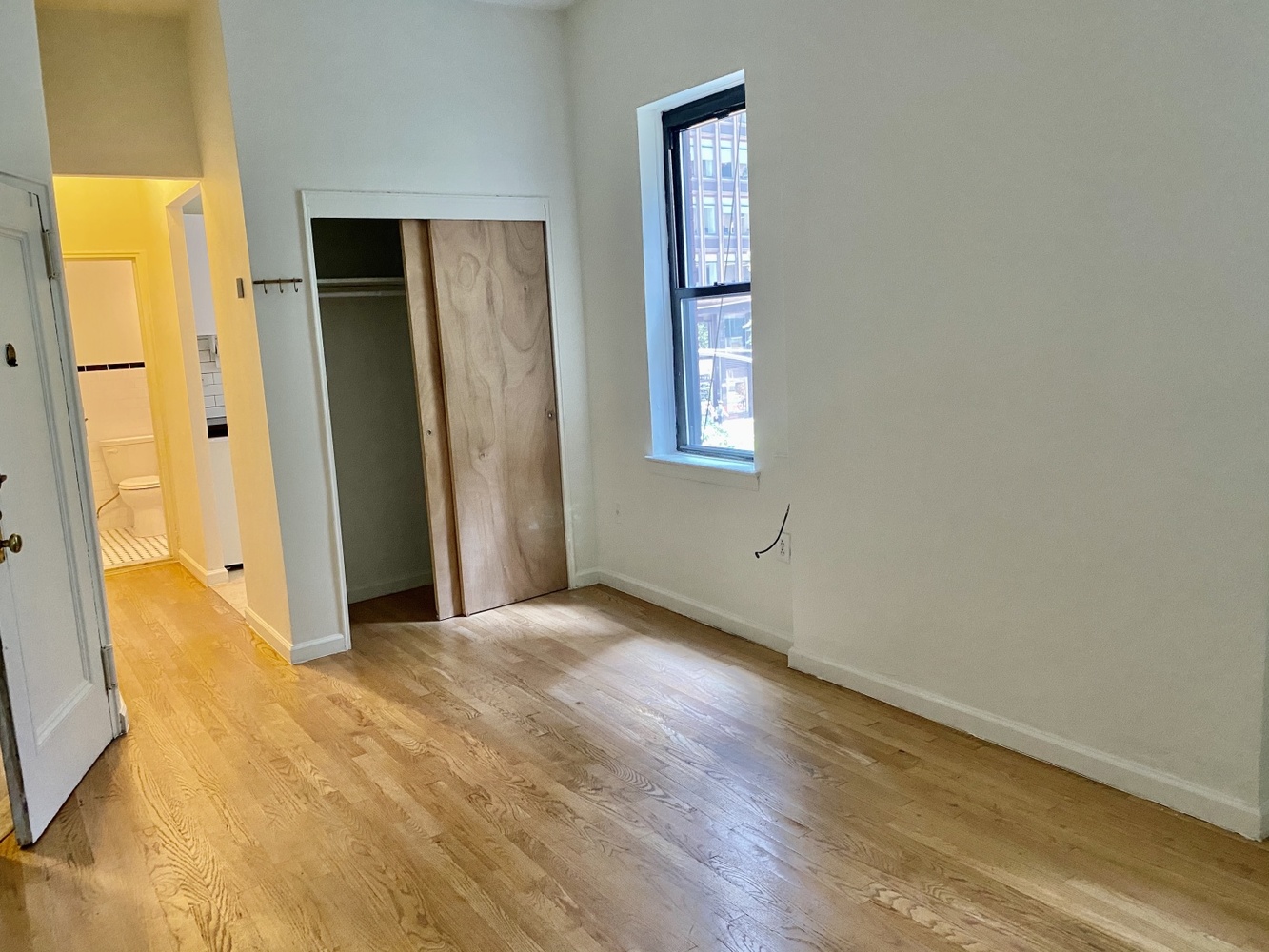 153 East 43rd Street, Unit 2D Manhattan, NY 10017 - Photo 3 of 5
