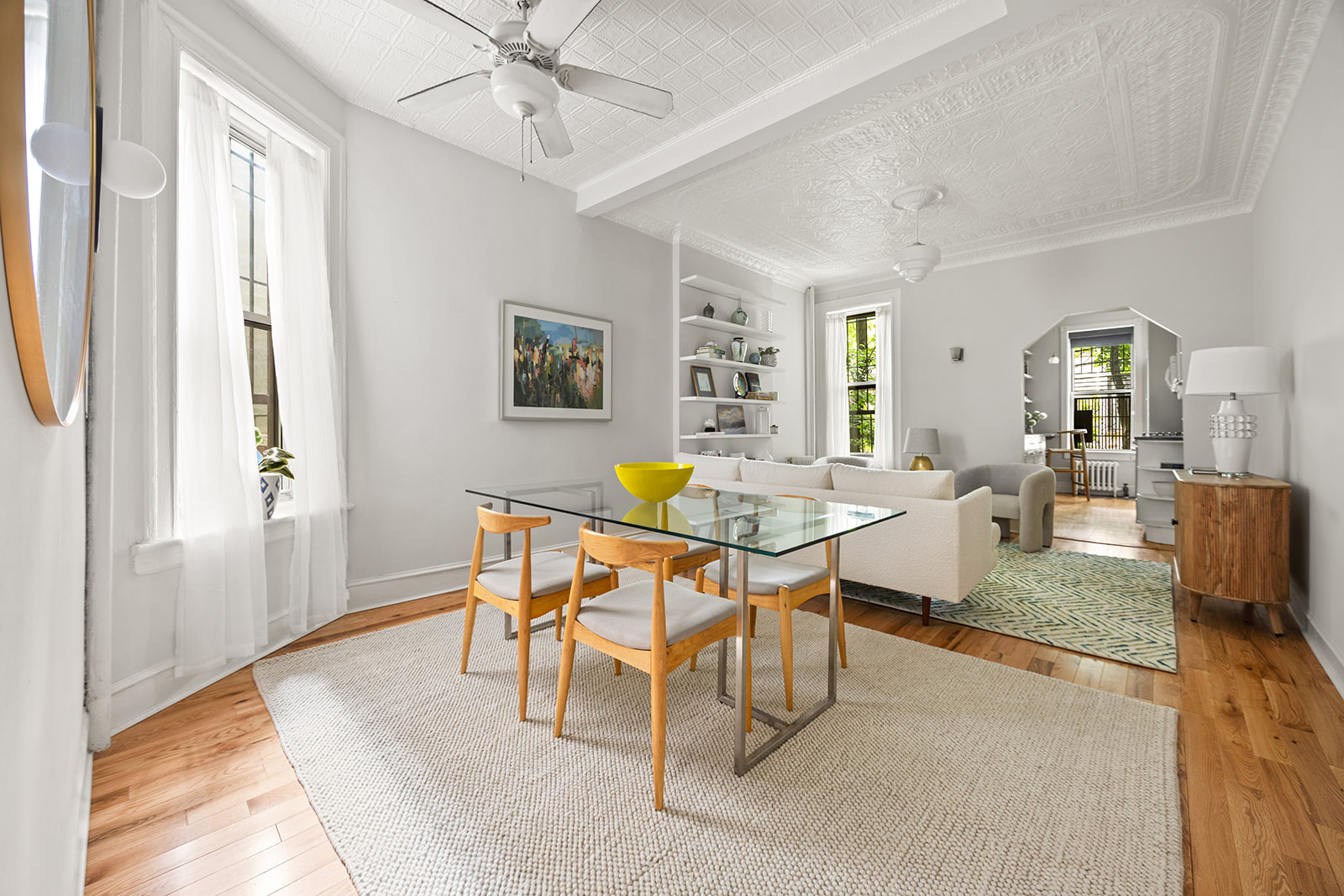 a view of a livingroom and dining room