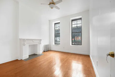 $2,595,000 | 1501 Broadway, Unit HSE | Theater District