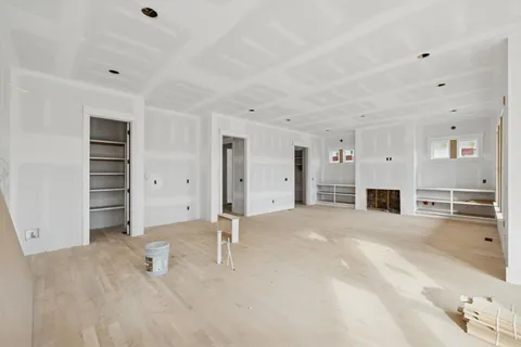 a view of a livingroom with an empty space