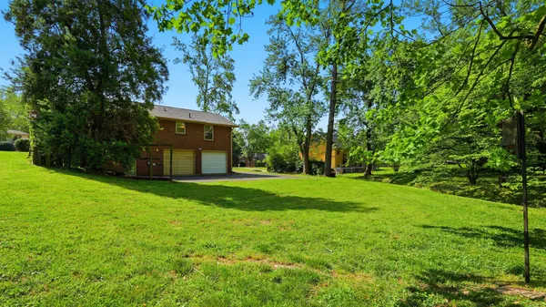 $379,000 | Des Moines Drive, Hermitage, TN 37076