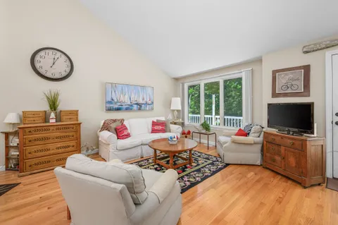 $579,000 | 1 Sandview Terrace, Mashpee, MA 02649