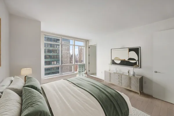 $1,995,000 | 350 West 42nd Street, Unit 37G | Hell's Kitchen