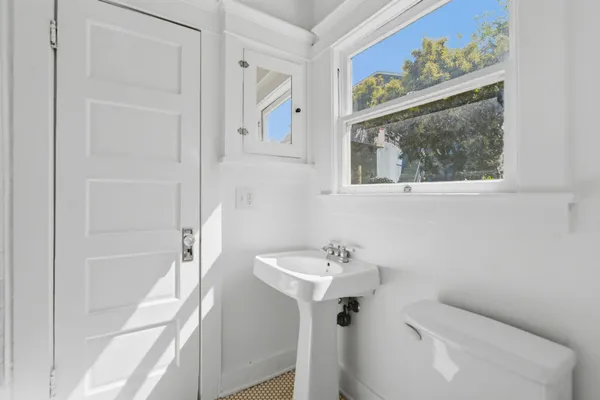 $1,495,500 | 3320 Hamilton Way, Los Angeles, CA 90026