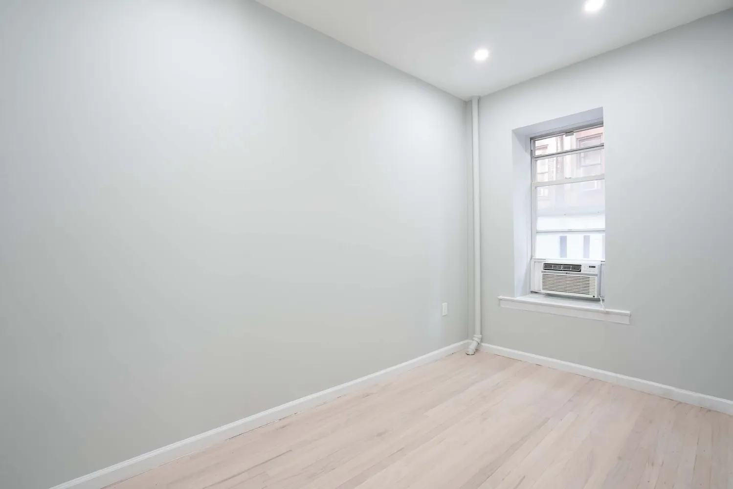 $6,995 | 210 West 10th Street, Unit 1C | West Village
