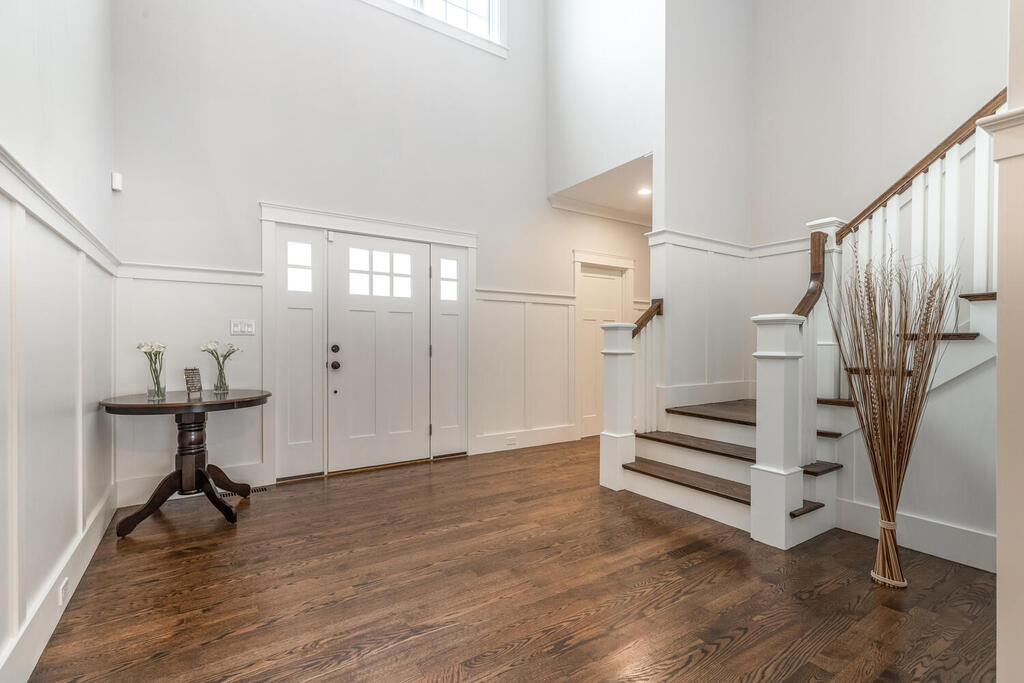 64 Valley View Road Waltham, MA 02452 - Photo 5 of 49