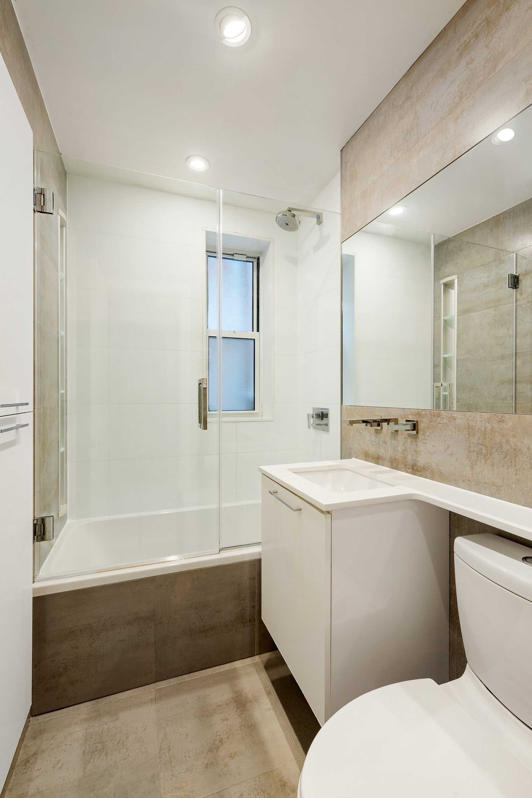 30 East 9th Street, Unit 1B Manhattan, NY 10003 - Photo 9 of 13