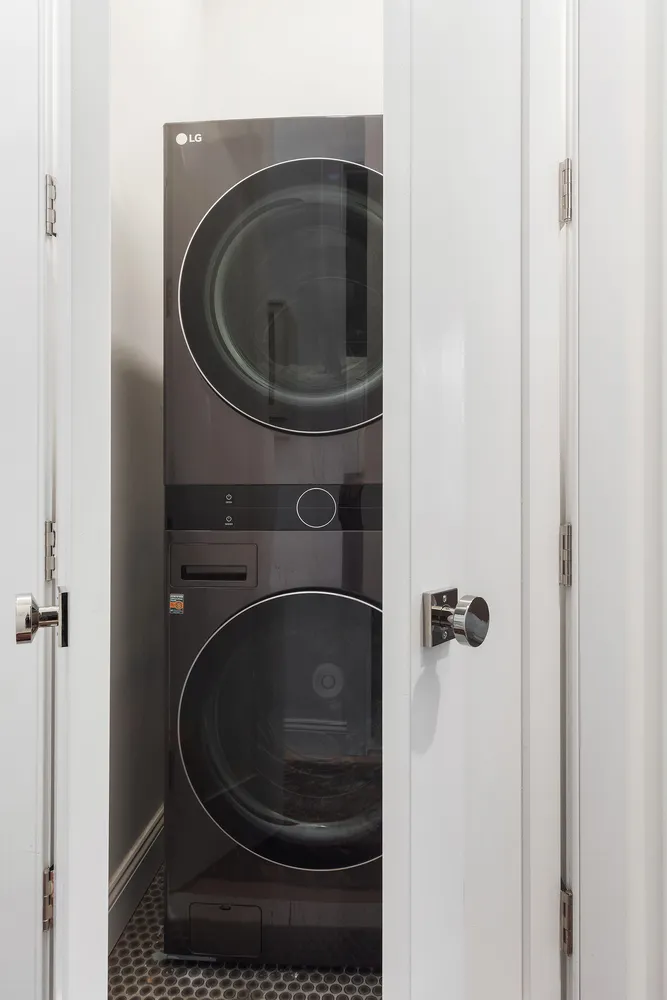 $2,095,000 | 84 6th Avenue, Unit 2 | Park Slope