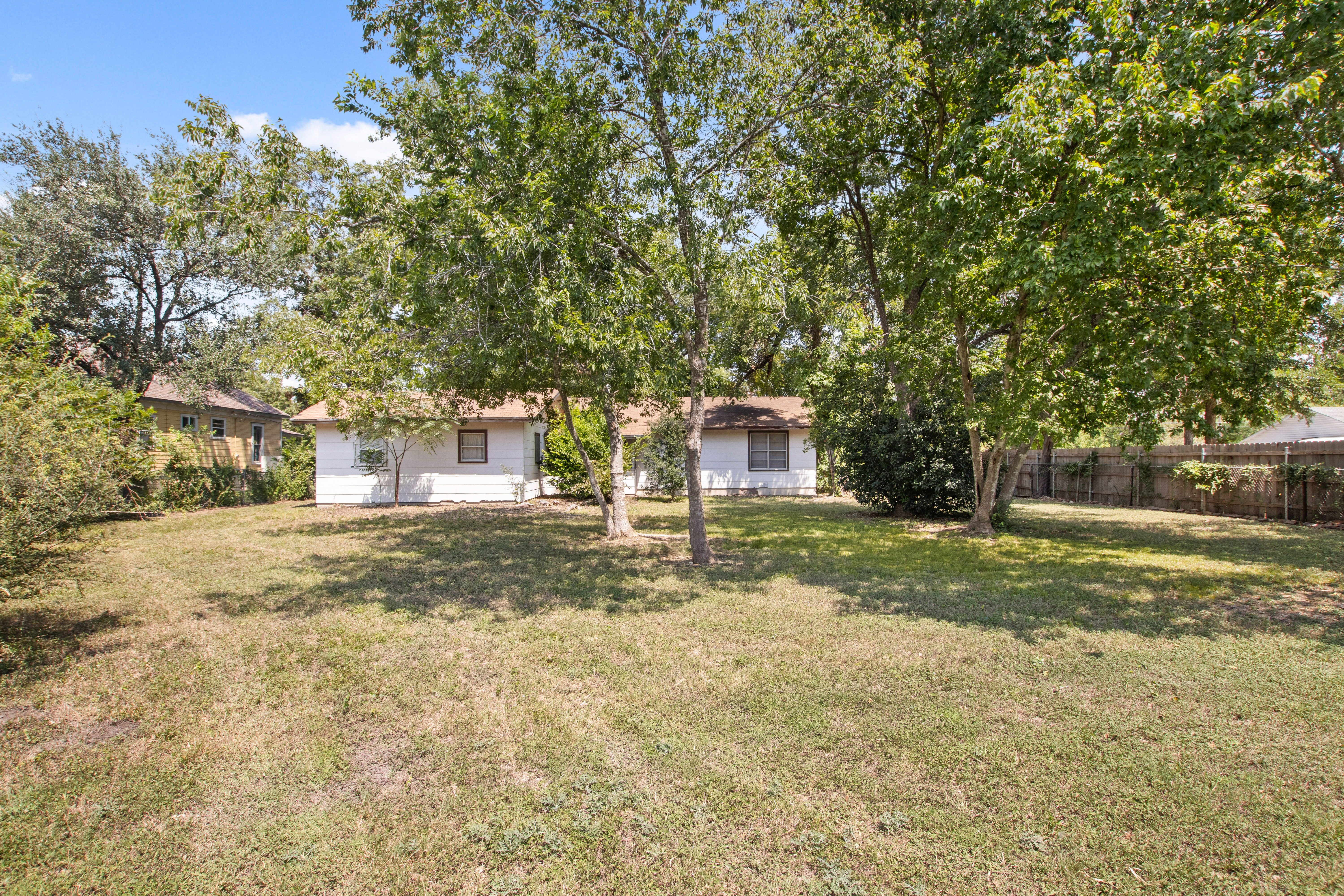 1007 Kimbro Street Taylor, TX 76574 - Photo 23 of 34