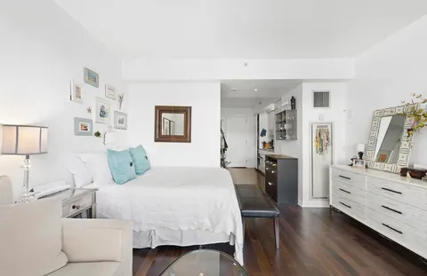 $3,775 | 340 East 23rd Street, Unit 9J | Gramercy