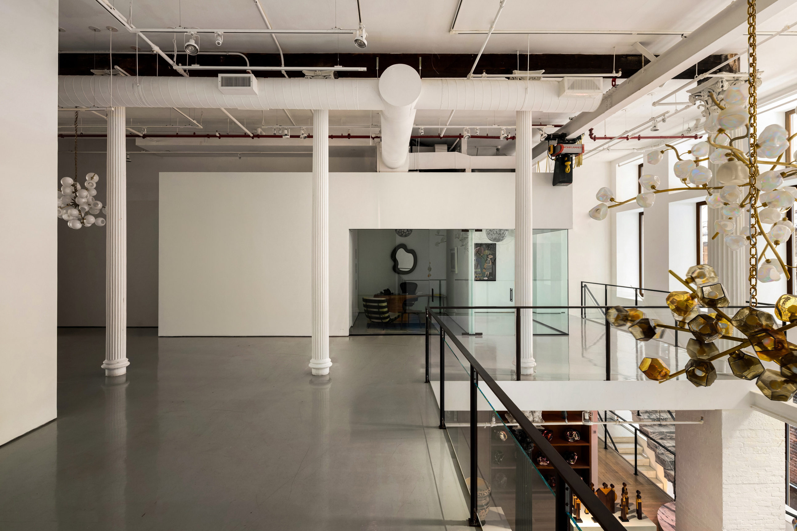 64 White Street, Unit RETAIL Manhattan, NY 10013 - Photo 13 of 31 a view of a entryway with seating area