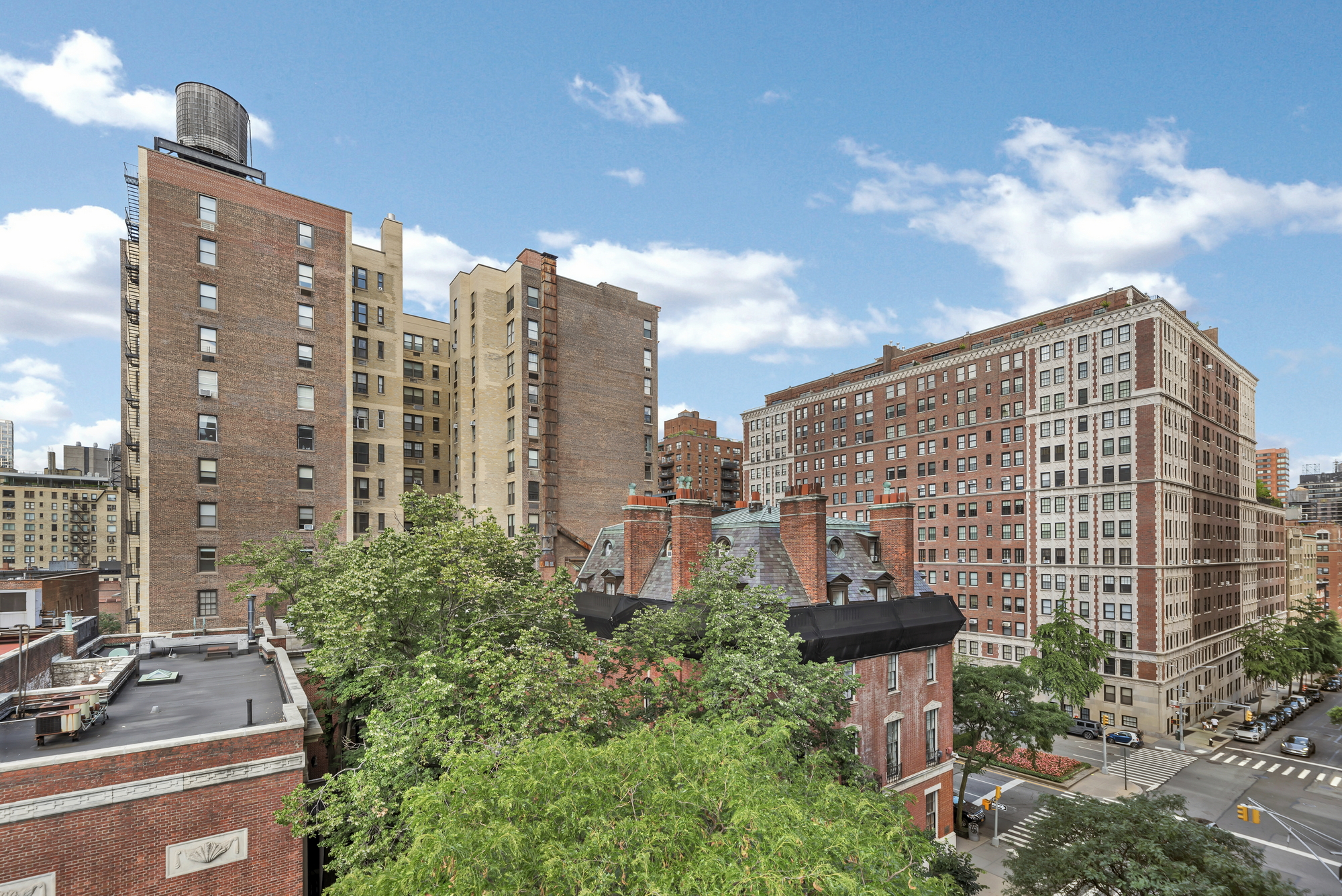 72 East 93rd Street, Unit 5 Manhattan, NY 10128 - Photo 4 of 17 a view of a multi story building