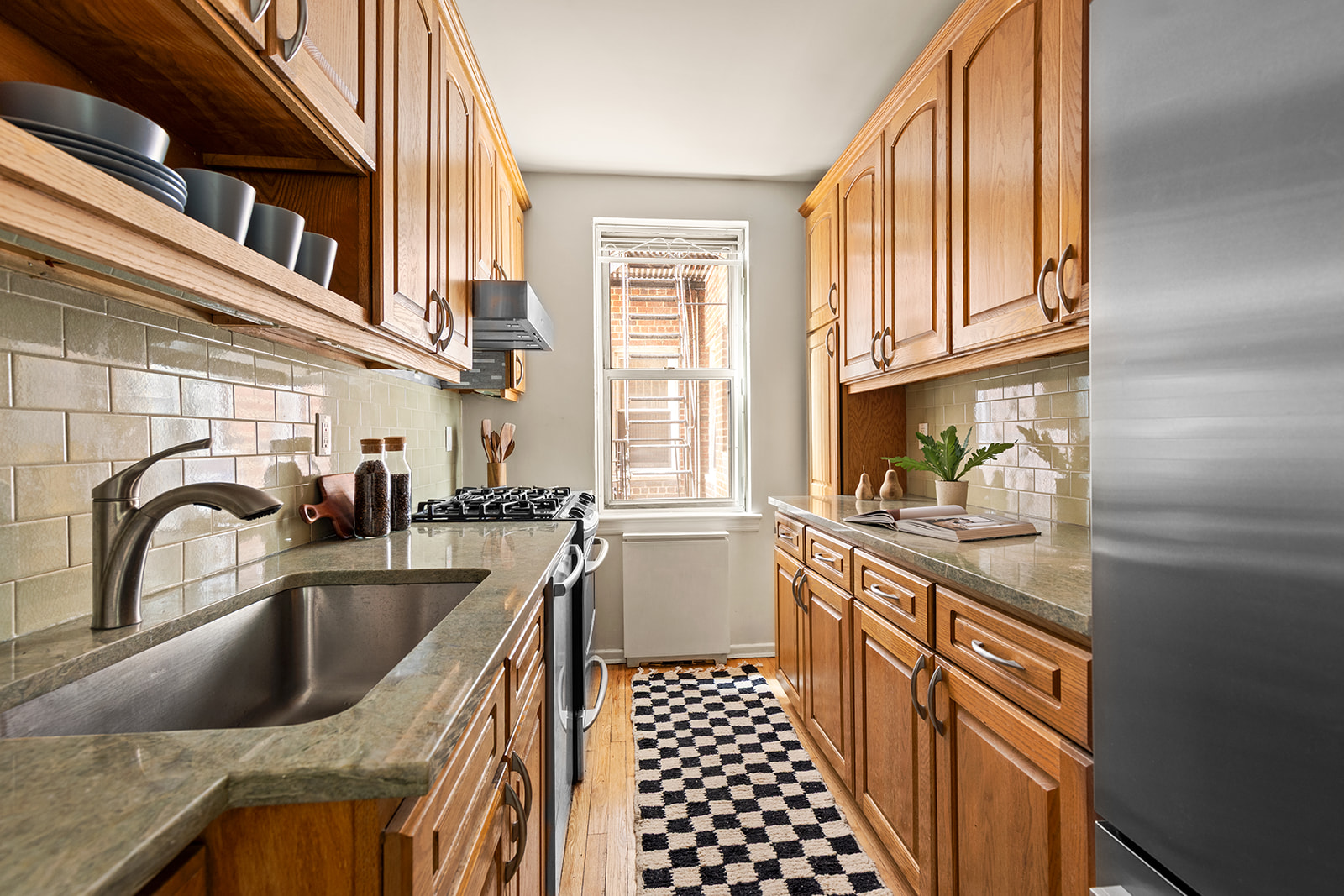 70 Riverside Drive, Unit 2E Manhattan, NY 10024 - Photo 4 of 11