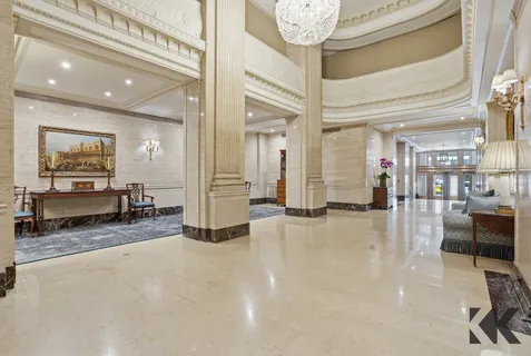 $4,295,000 | 15 East 69th Street, Unit 3B | Lenox Hill