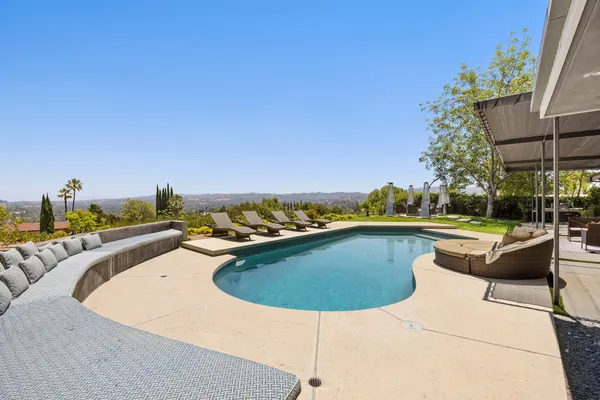 $1,985,000 | 6020 Rod Avenue, Woodland Hills, CA 91367