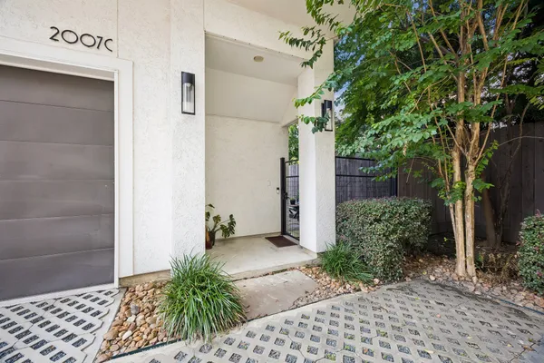 $770,000 | 2007 Brun Street, Unit C, Houston, TX 77019