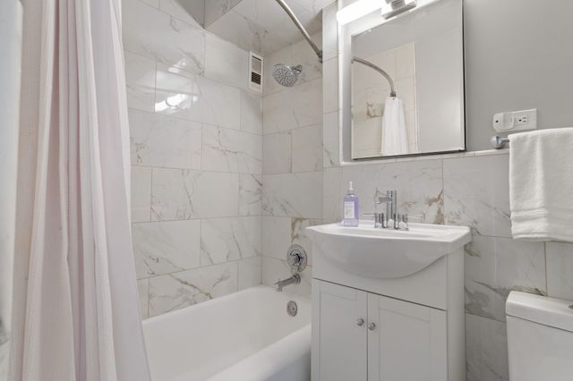 $970,000 | 900 West 190th Street, Unit 7N | Hudson Heights