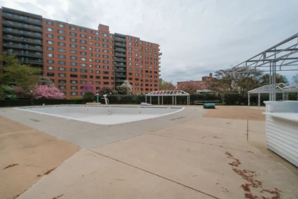 $5,100 | 4201 Cathedral Avenue Northwest, Unit 114W, Washington, DC 20016
