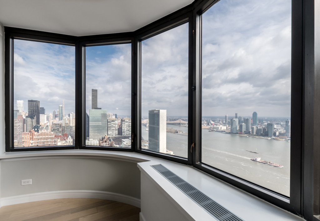 330 East 38th Street, Unit 54K Manhattan, NY 10016 - Photo 3 of 16
