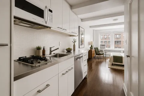 $399,000 | 433 West 34th Street, Unit 6E | Hudson Yards