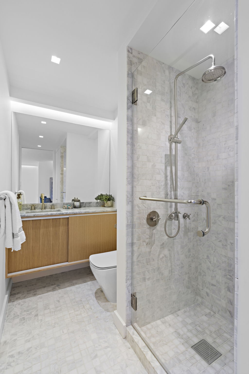 117 East 57th Street, Unit 21H Manhattan, NY 10022 - Photo 14 of 27